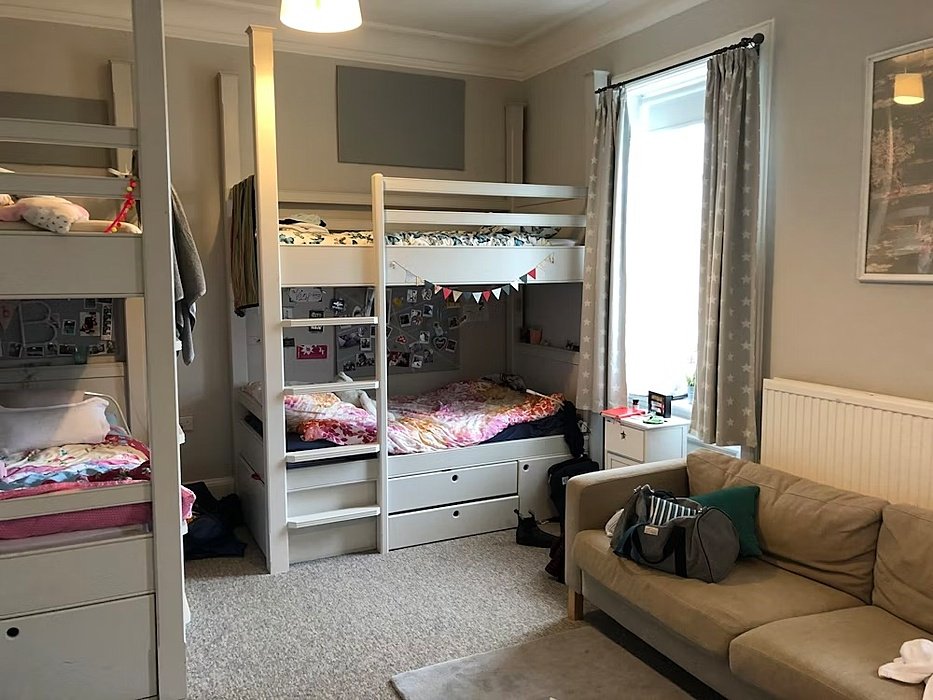 Room with bunk beds