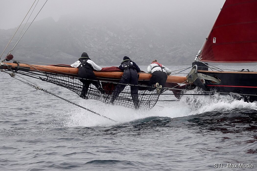Students sailing during boarding school adventure program