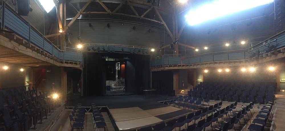 Dark theatre