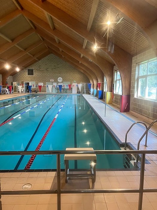 KEWS fabulous 25m indoor pool