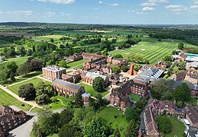 Drone vie onto the buildings and fields around Radley College