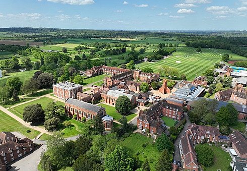 Drone vie onto the buildings and fields around Radley College