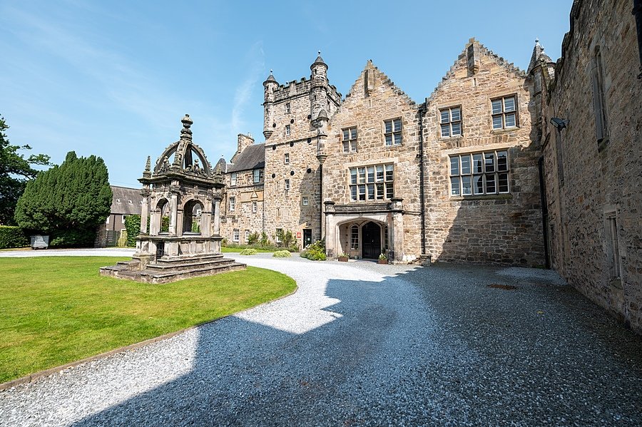 The old beautiful main building of Loretto School