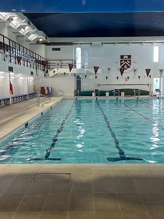 Dean Close Swimming pool