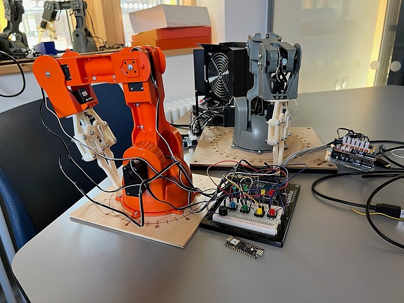 a robotic arm developed in the DT department of the school