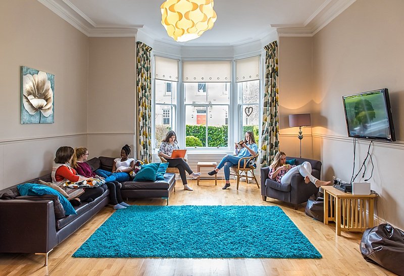 Boarding Girls Lounge - Boarding students relaxing in common room